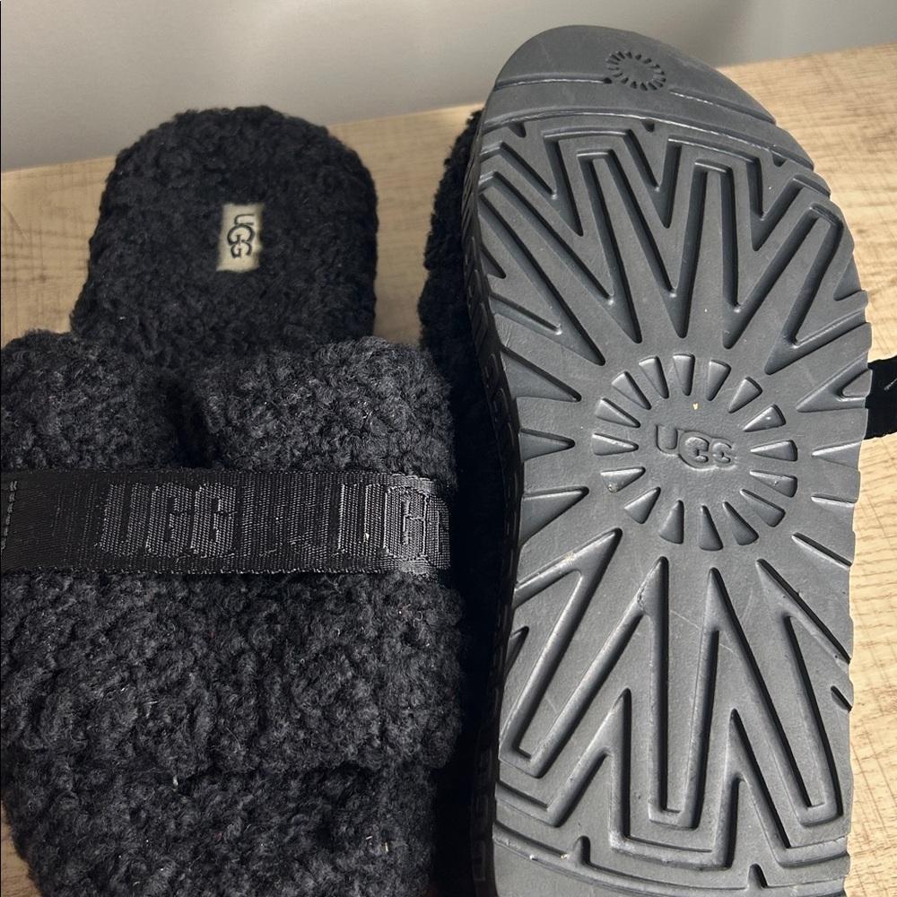 UGG Black Fluffy Slide Sandals size 10 - Picture 3 of 3